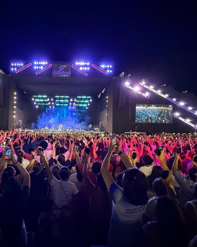 DS Full Service show multidão